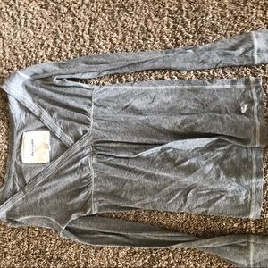 Grey Abercrombie top